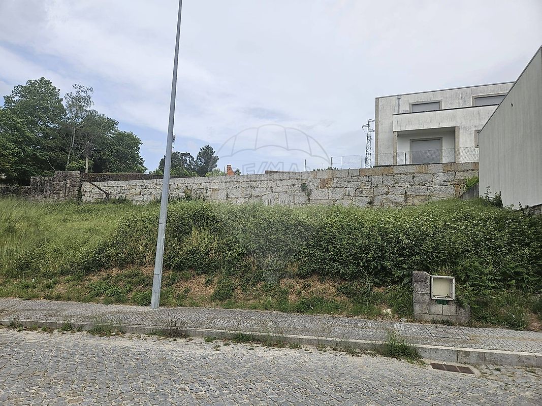 Terreno à venda em Marco de Canaveses