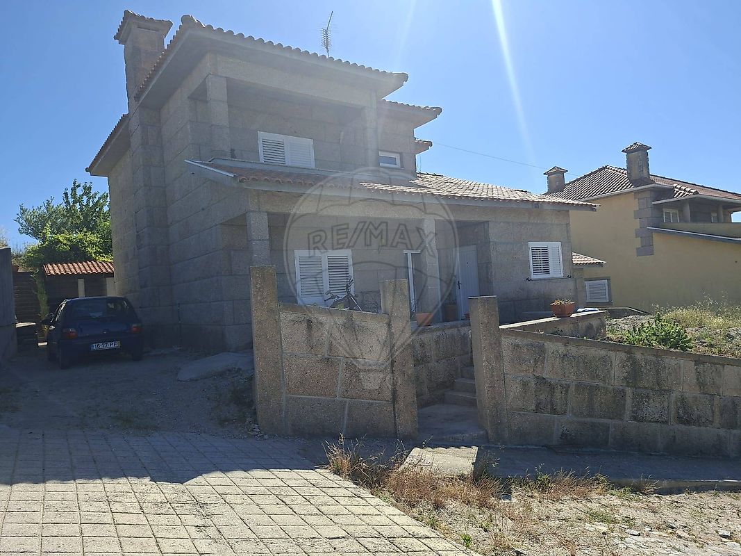Apartamento T3 à venda em Baião