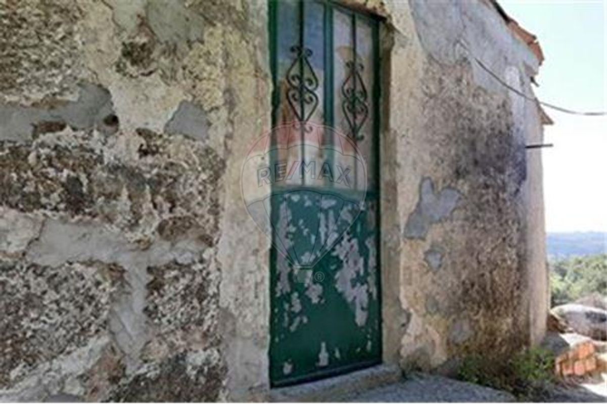 Moradia T2, situada no Covelo - Tonda
