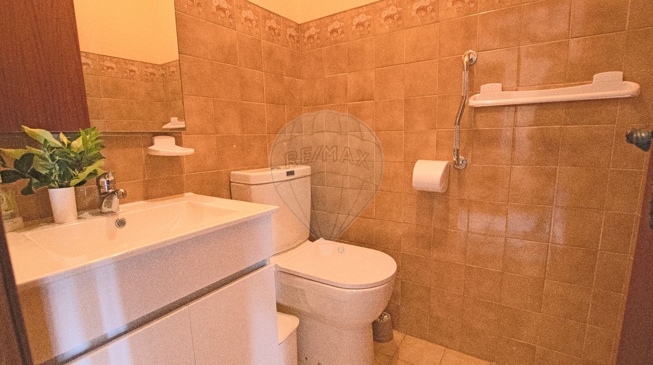 listing 126061084-44 picture-0