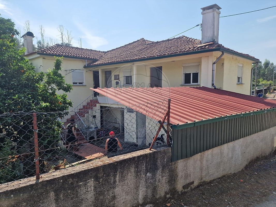 Moradia T5 para venda