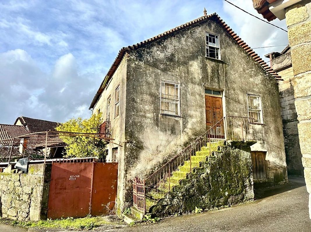 Moradia - Campo de Besteiros, Tondela, Viseu