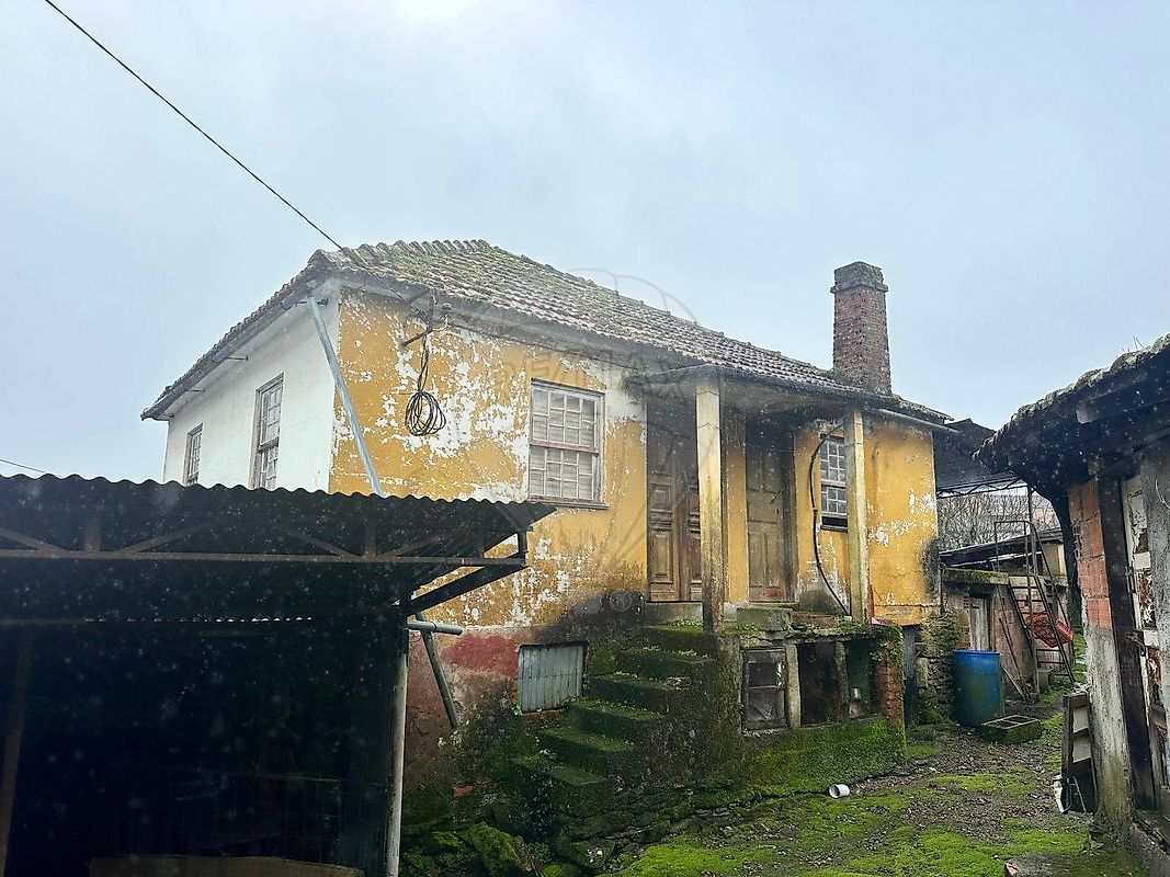 Moradia - Barreiro de Besteiros e Tourigo, Tondela, Viseu
