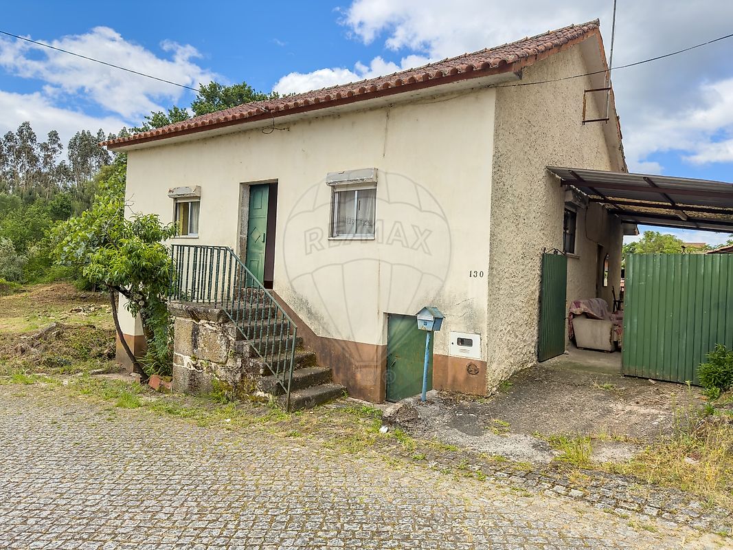 Moradia - Barreiro de Besteiros e Tourigo, Tondela, Viseu
