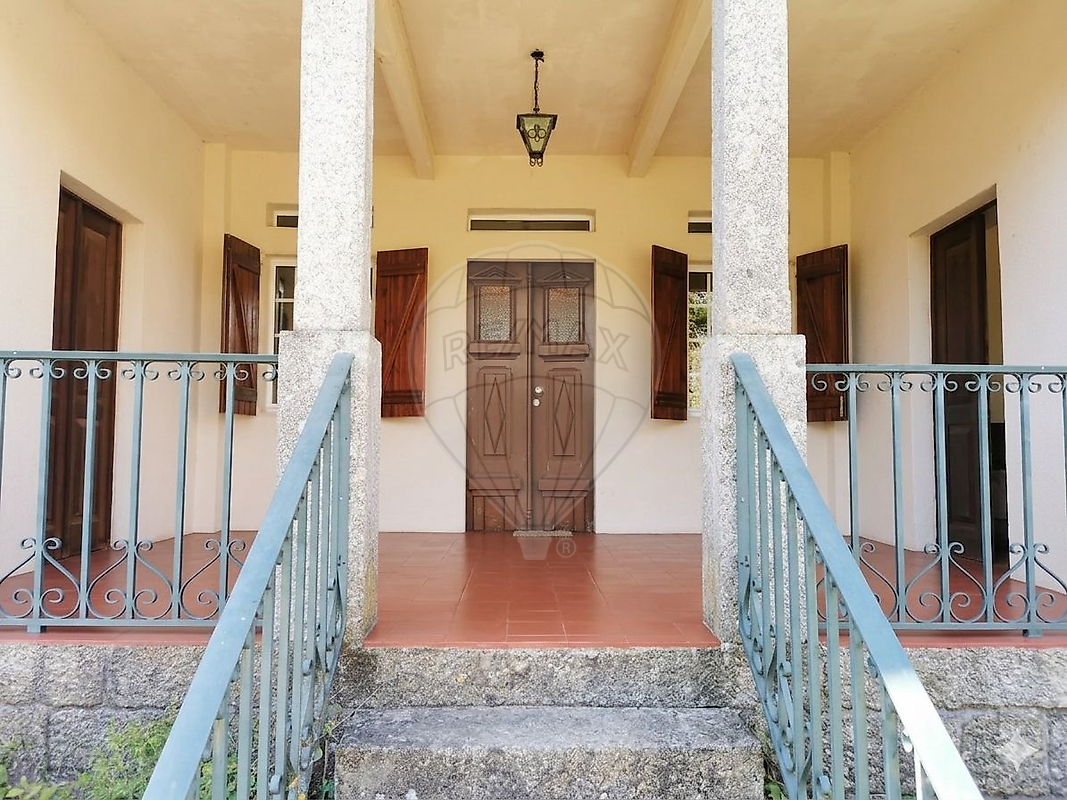 Moradia - Vouzela e Paços de Vilharigues, Vouzela, Viseu