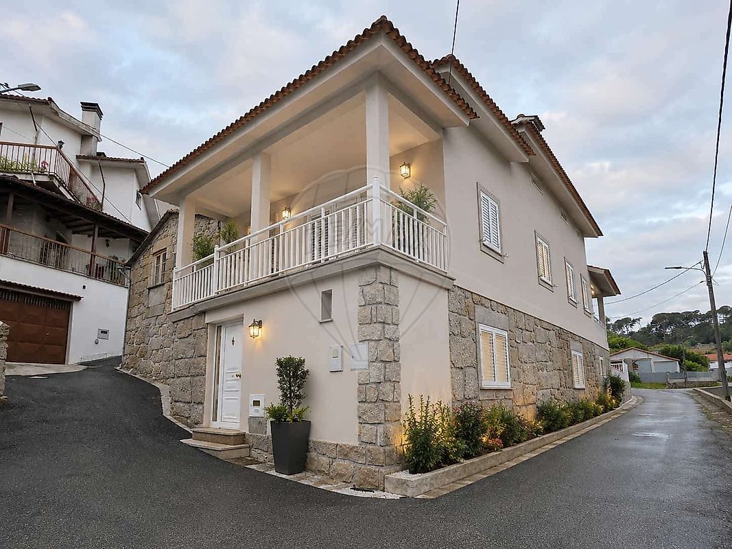 Moradia - São Miguel do Outeiro e Sabugosa, Tondela, Viseu