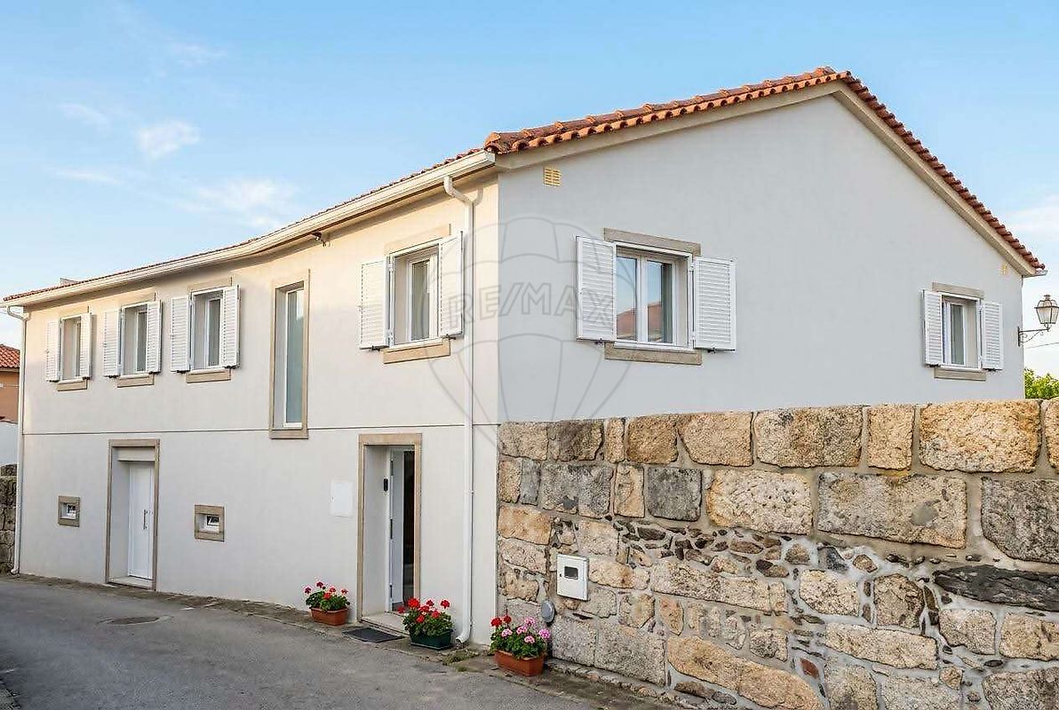Moradia T3 em Barreiro de Besteiros e Tourigo, €276.000