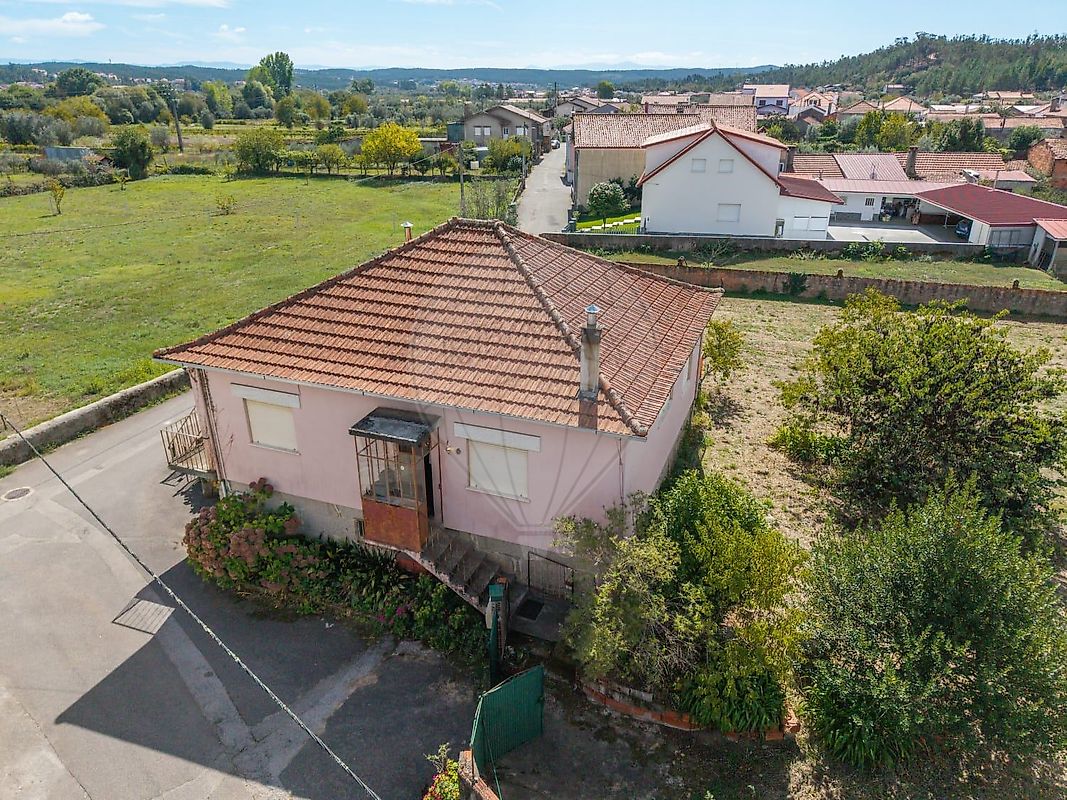 Moradia T2 à venda em Sobral, €169.000