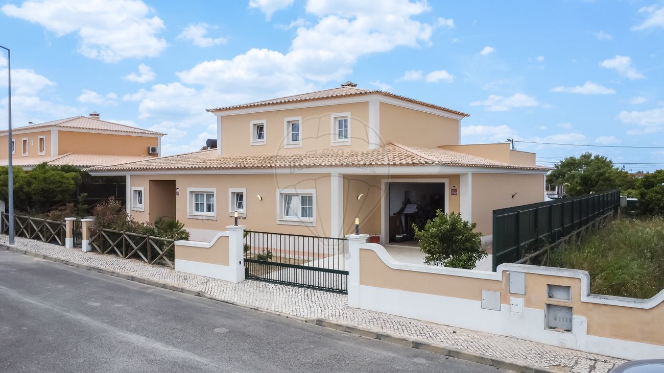 Moradia T5 para venda