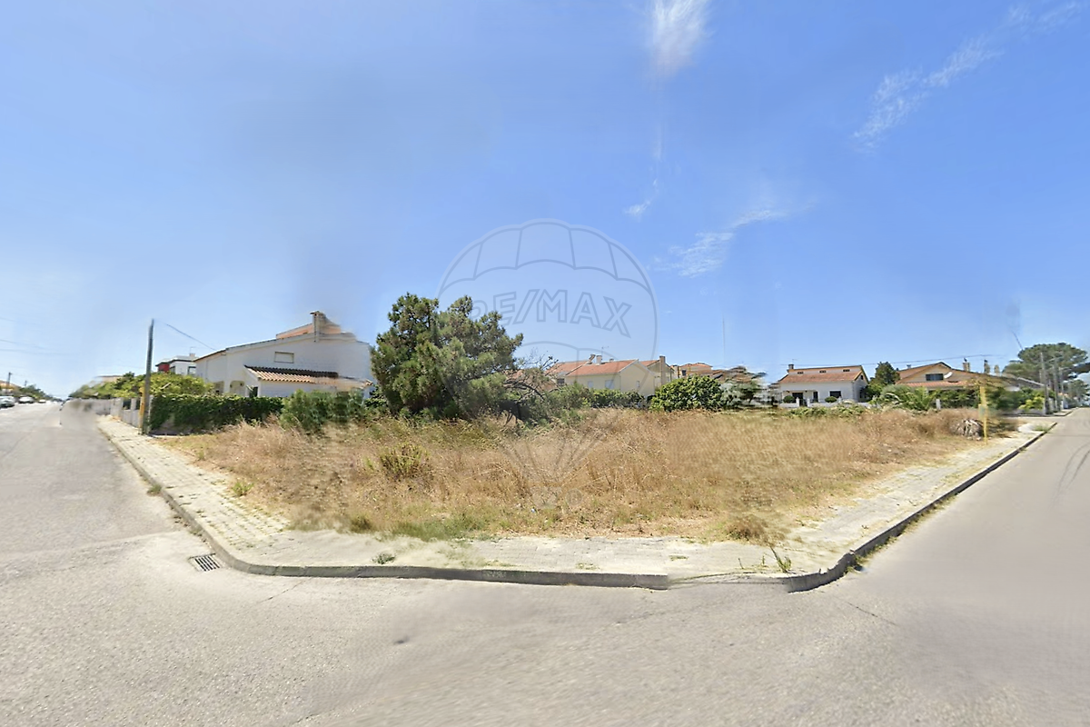 Terreno à venda em Seixal