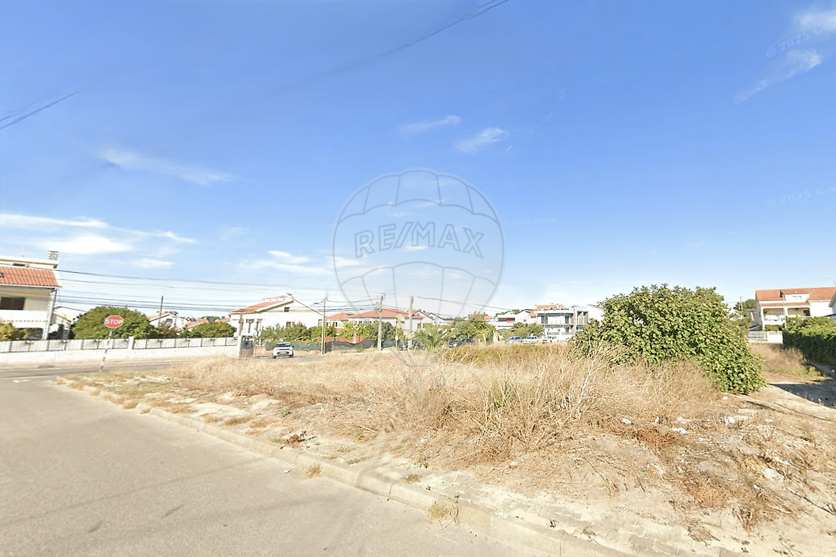 Terreno à venda em Seixal