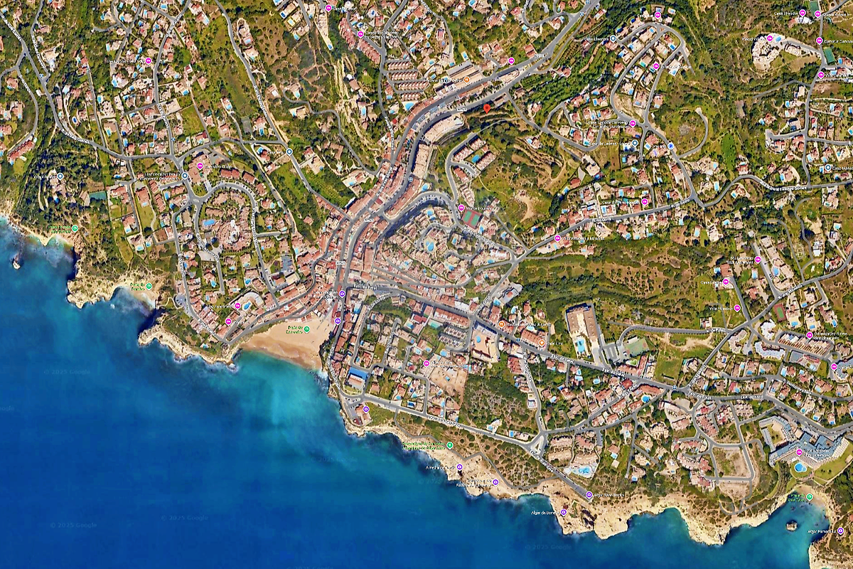 Terreno à venda em Lagoa (Algarve)