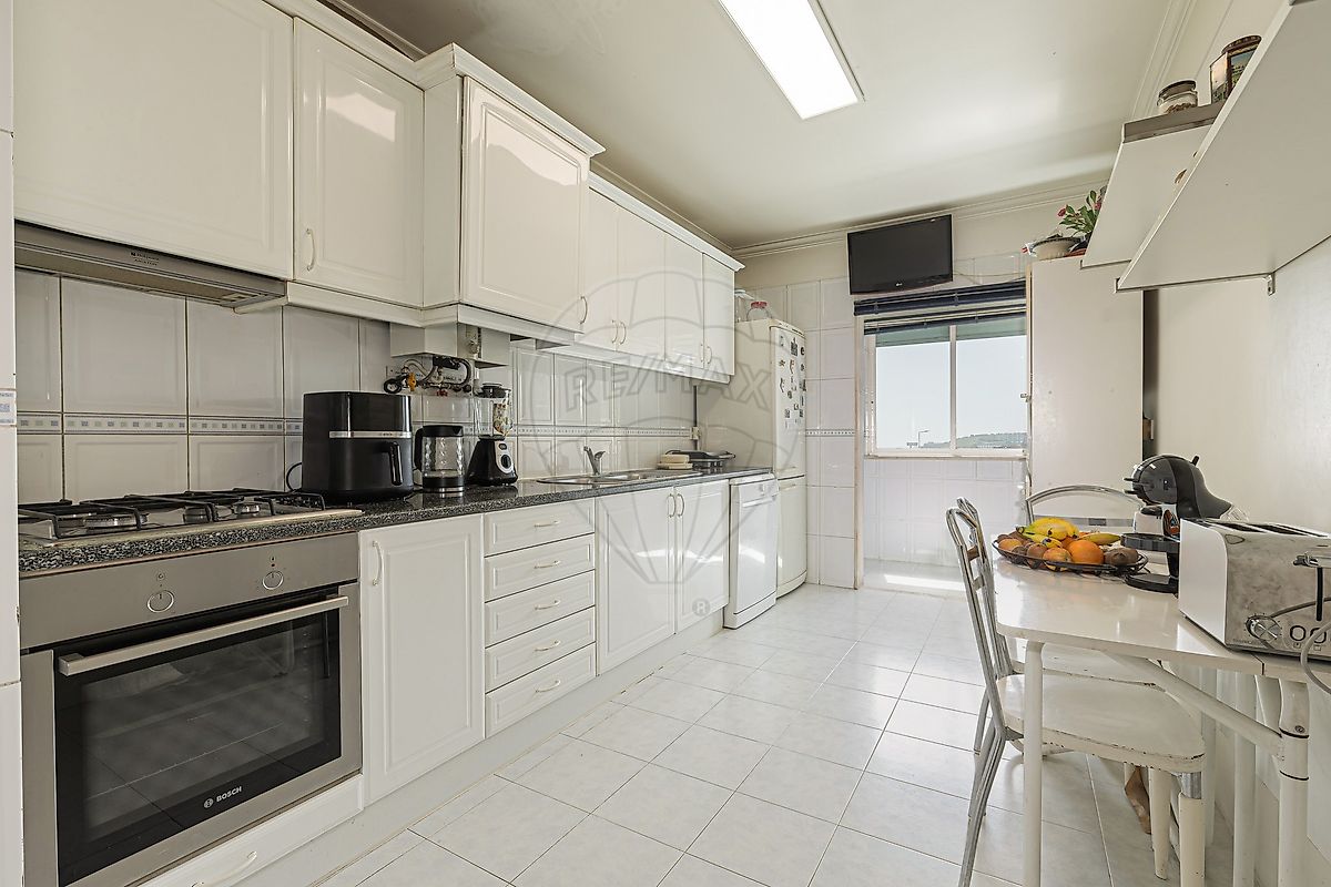 Apartamento T2 à venda em Amadora