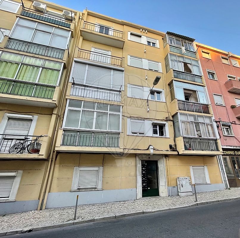 Apartamento T2 à venda em Loures