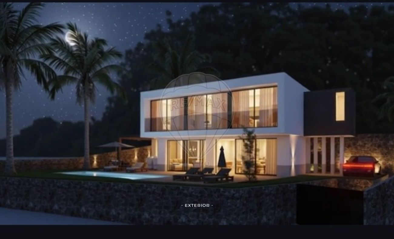 Moradia T3 à venda em Calheta (Madeira)