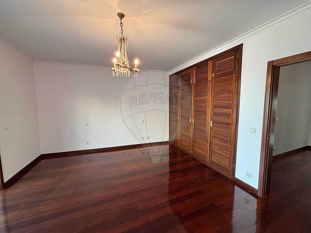 Apartamento T4 para arrendar em Ovar