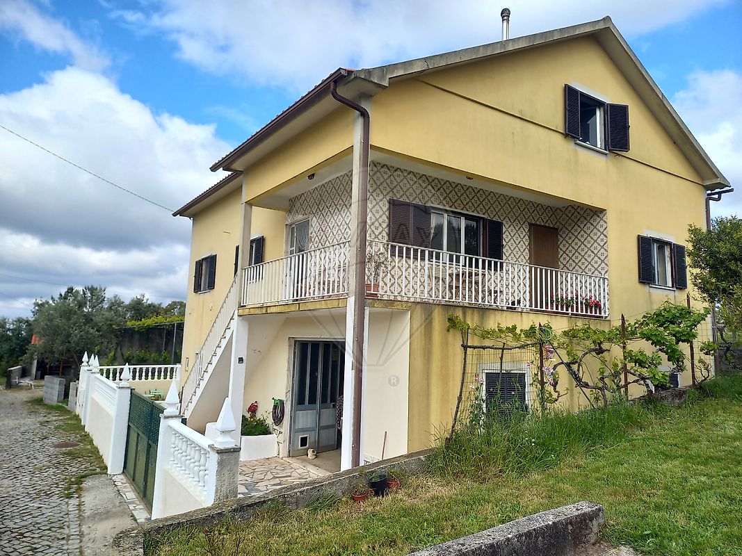 Moradia T4 para venda