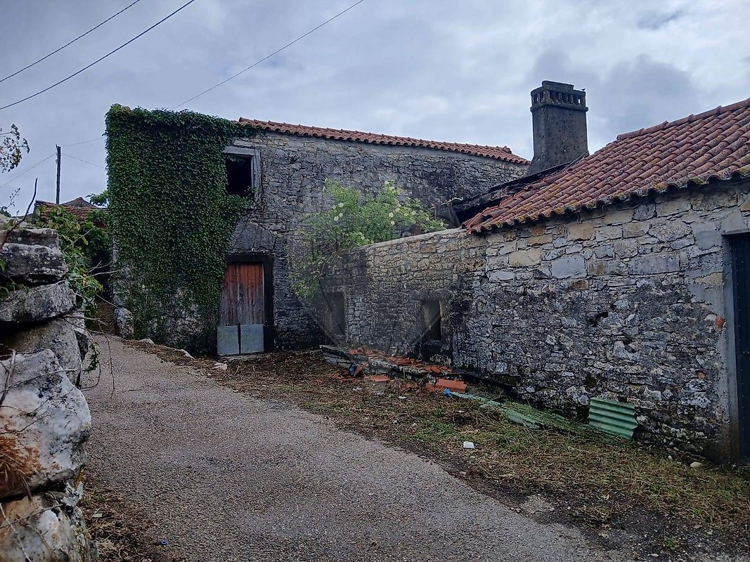 Moradia - Degracias e Pombalinho, Soure, Coimbra