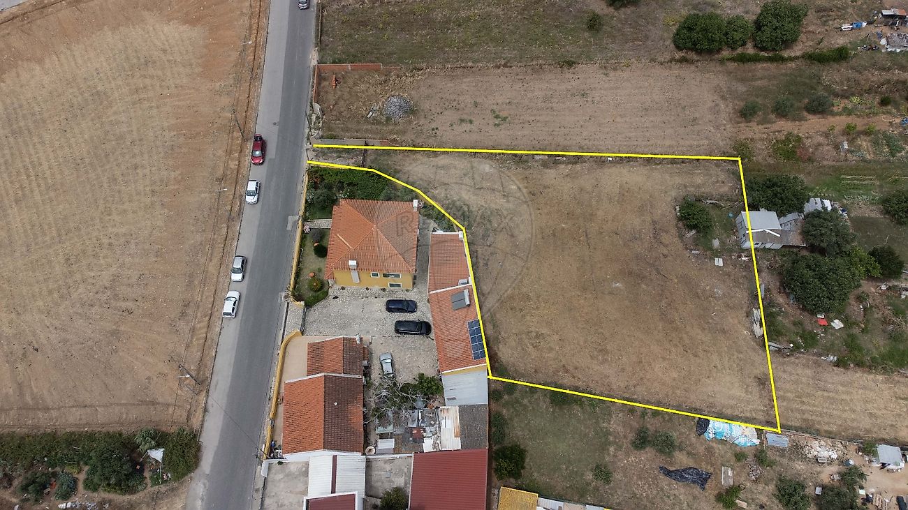 Land for sale in Alenquer, Portugal — €169,900