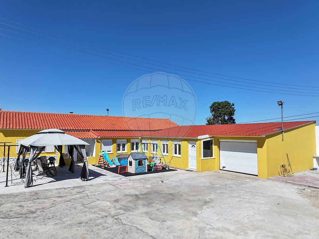 Moradia T4 para venda