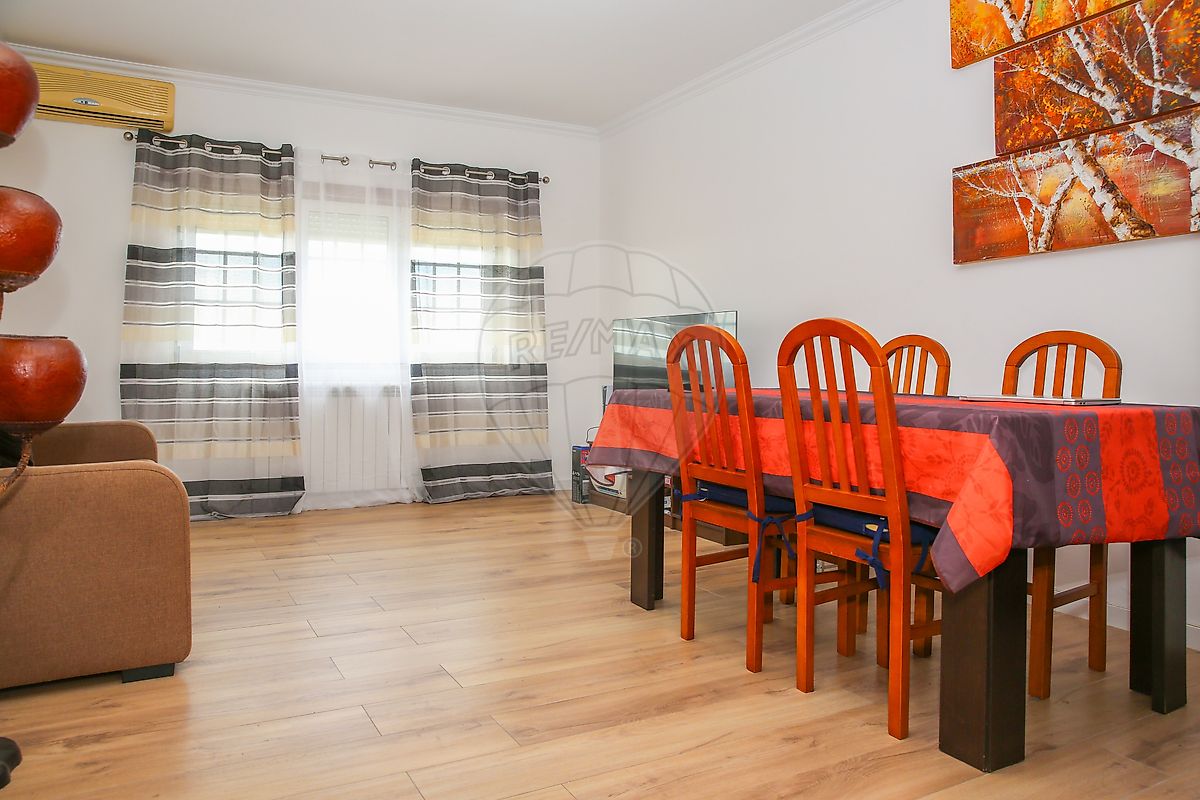 Apartamento T2 à venda em Azambuja