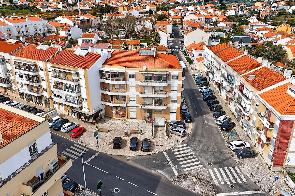 Apartamento T3 à venda em Loures