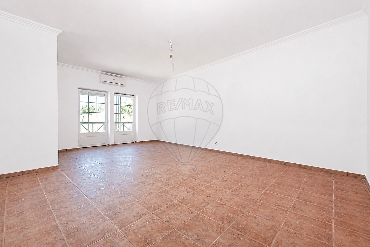 Apartamento T3 em Olhalvo, €285.000