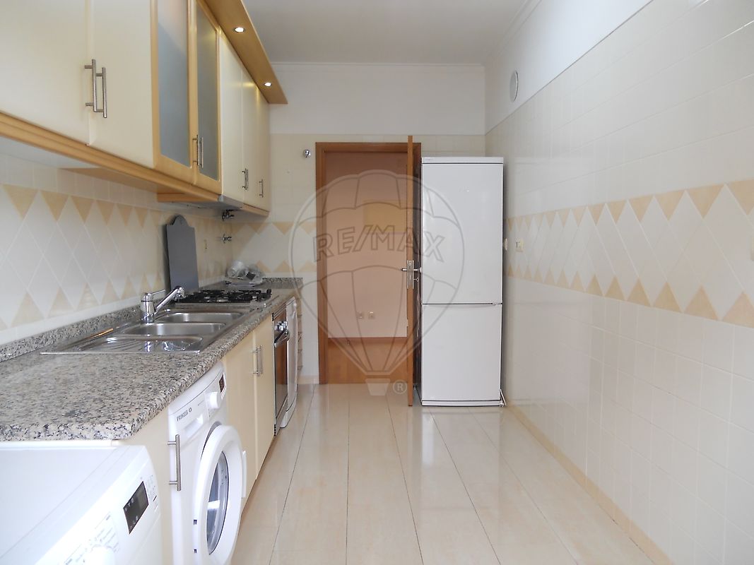 listing 122611013-305 picture-0