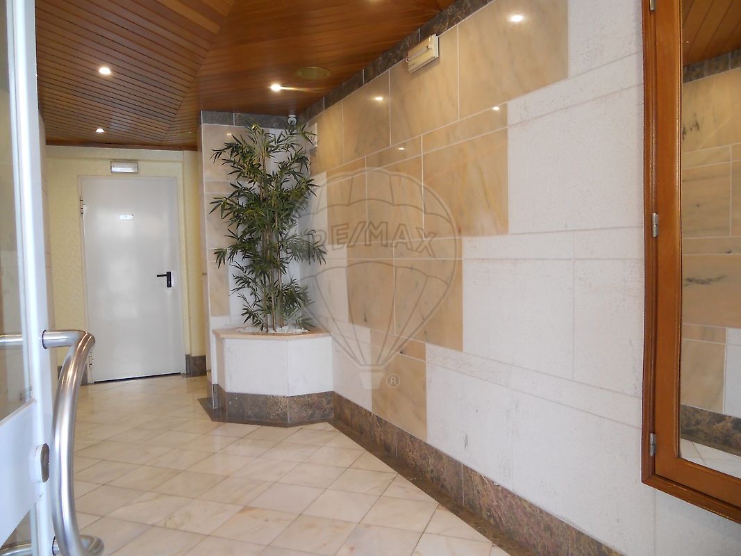 listing 122611013-305 picture-0