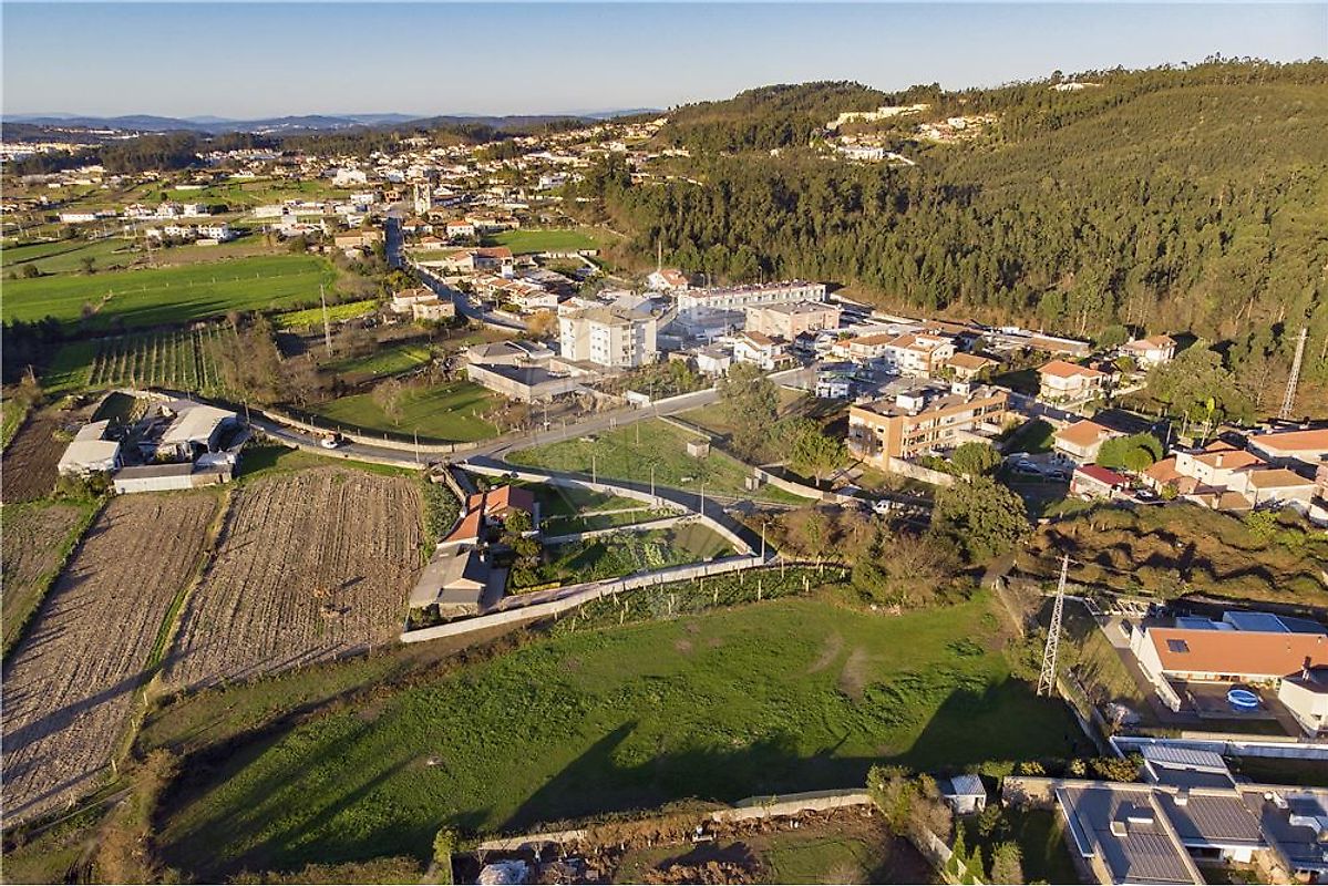 TERRENO COM 5100M2 EM S. PEDRO DE FINS