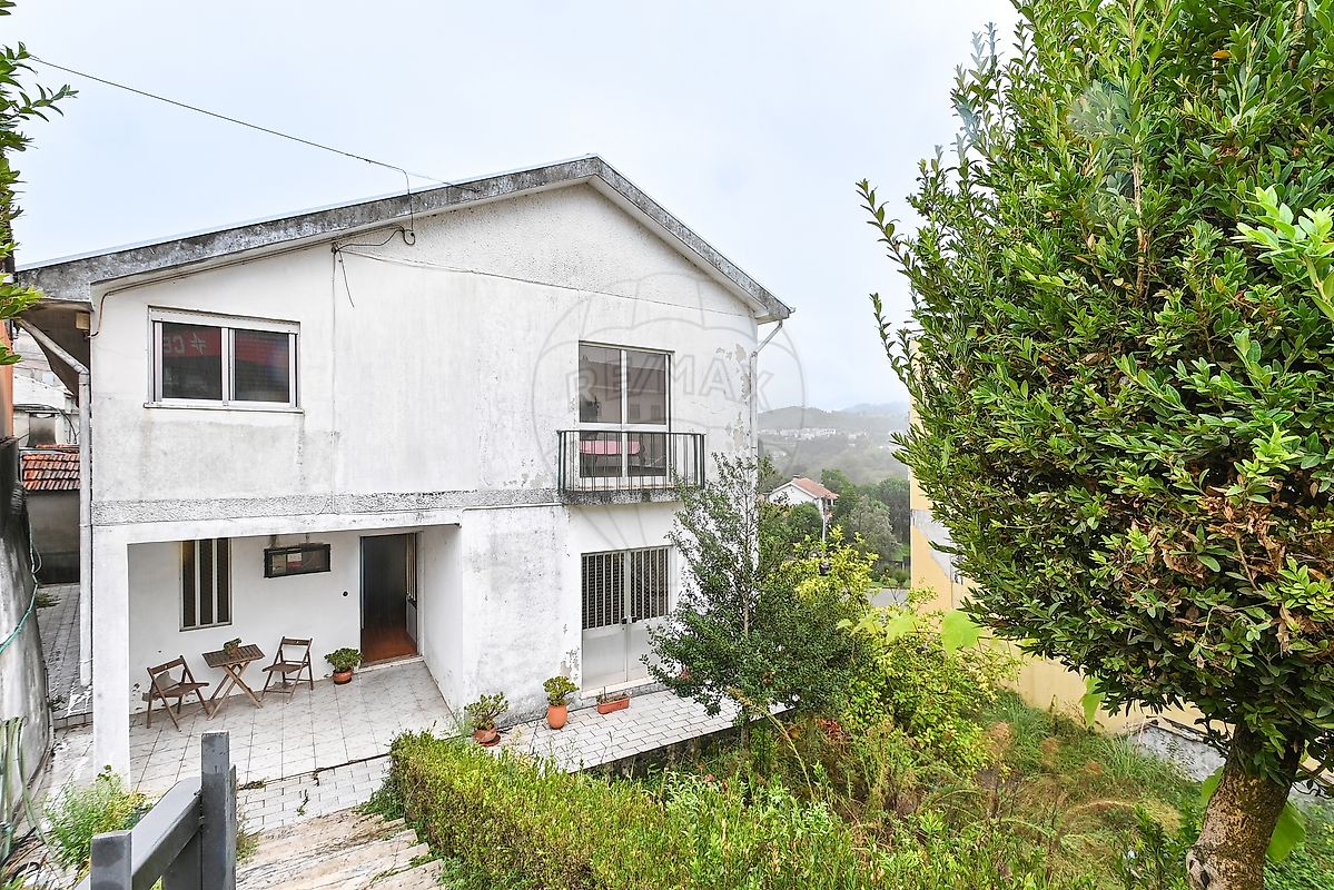 Moradia T4 para venda