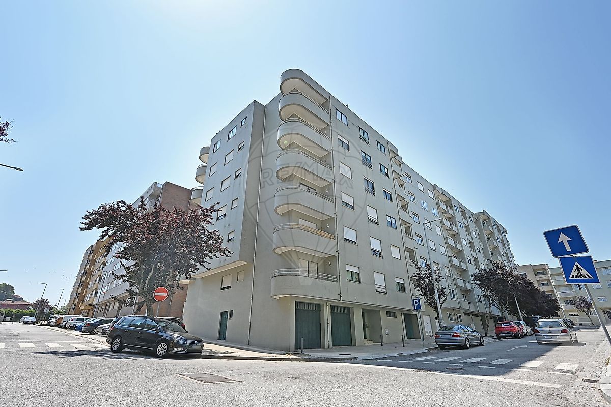 Apartamento T3 à venda em Maia