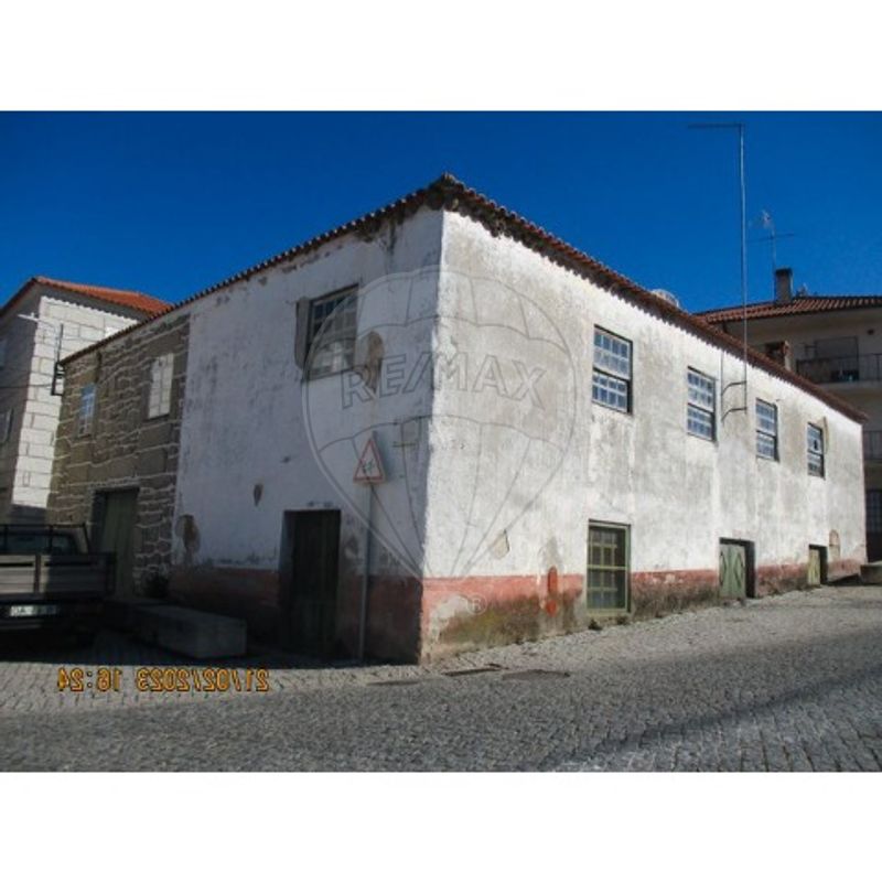 Moradia T4 para venda