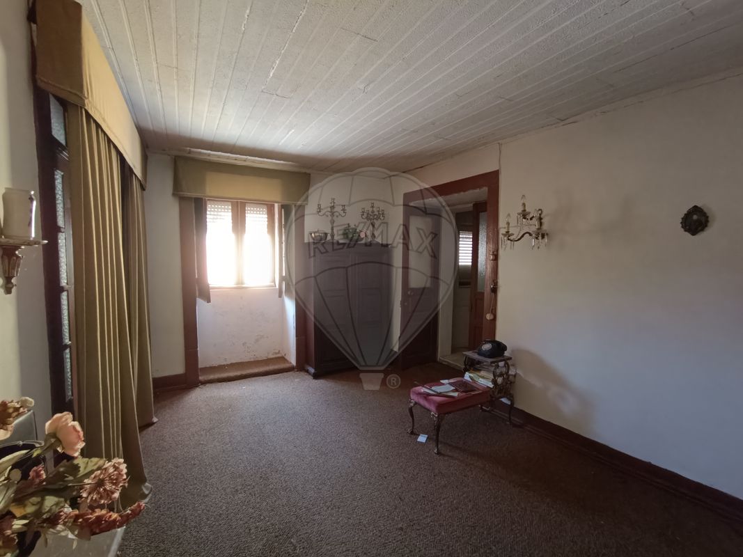 listing 122701080-26 picture-0