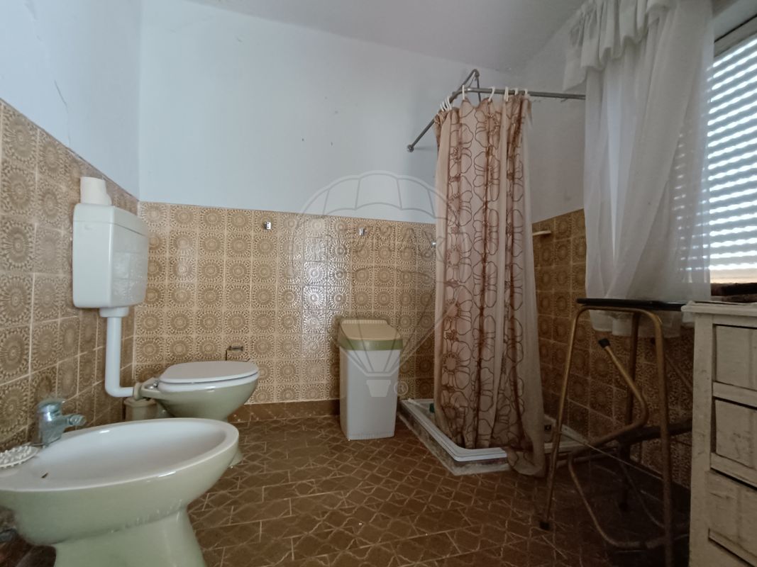 listing 122701080-26 picture-0