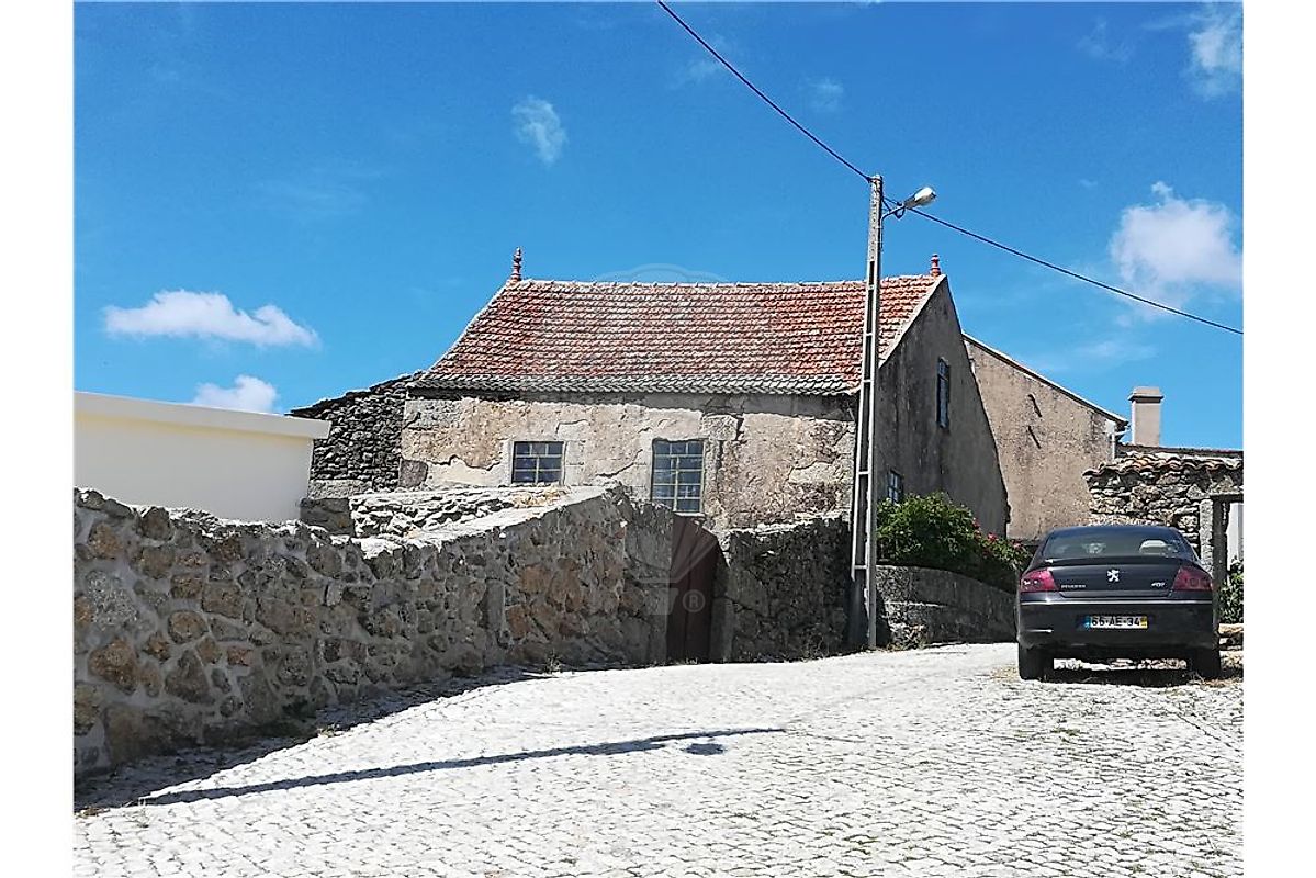 Moradia T2 à venda em Almeida