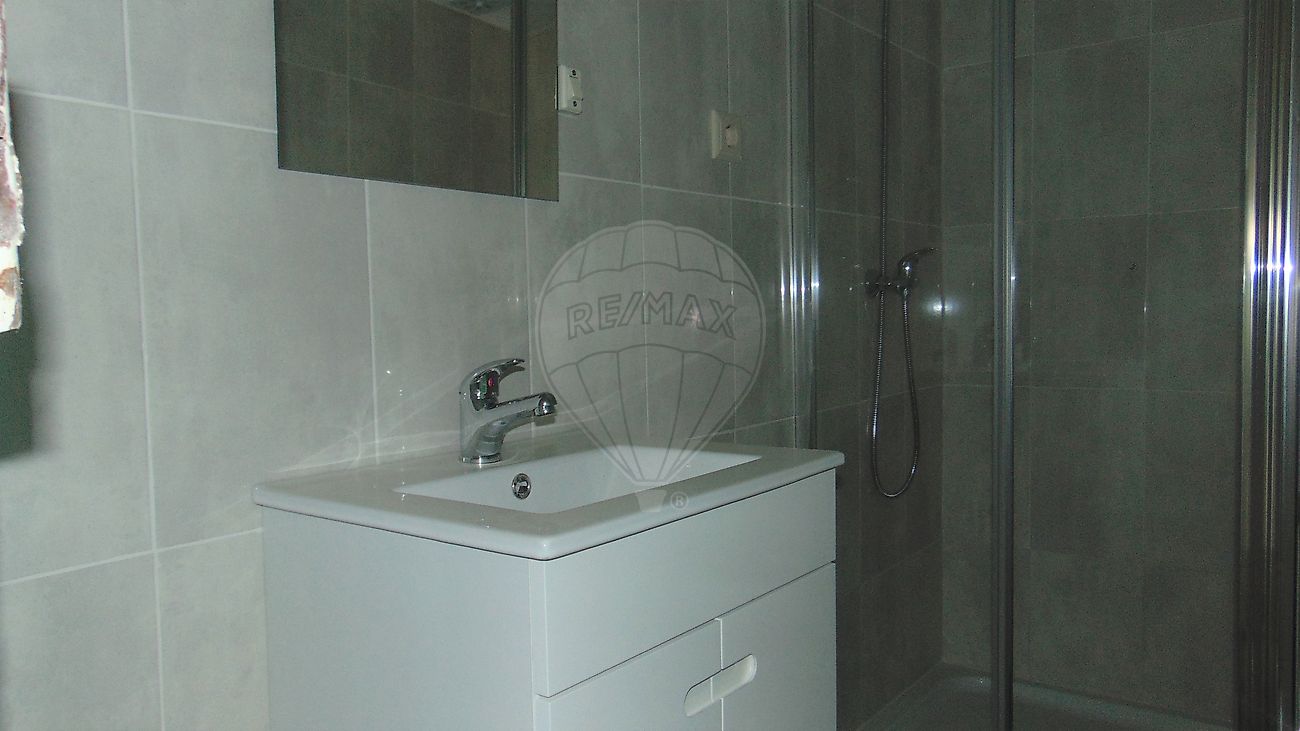 listing 122701057-199 picture-0