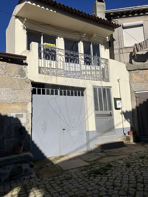 Moradia T4 para venda