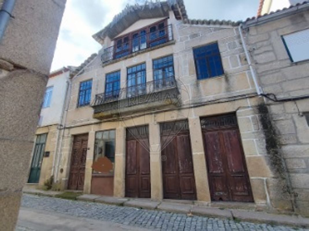 Prédio  à venda em Mêda