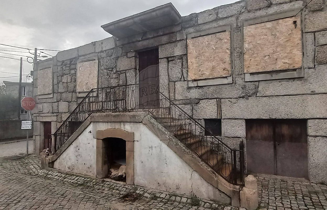 Moradia T6 à venda em Guarda