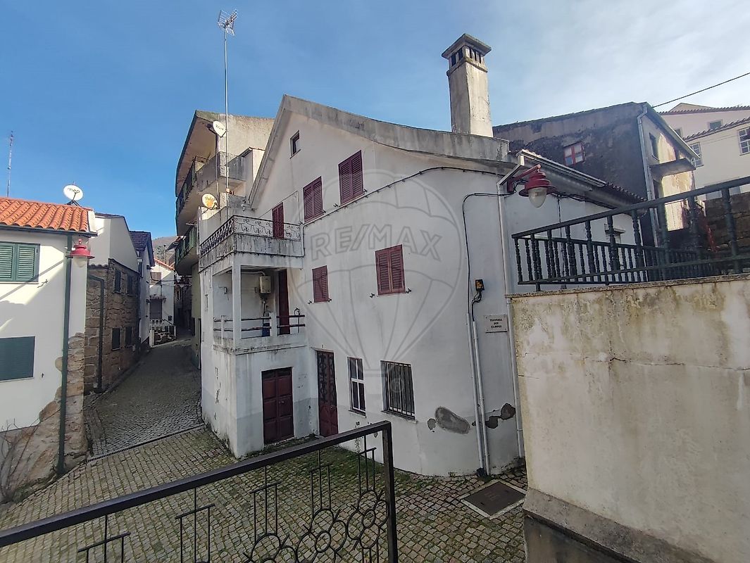 Moradia T3 à venda em Guarda