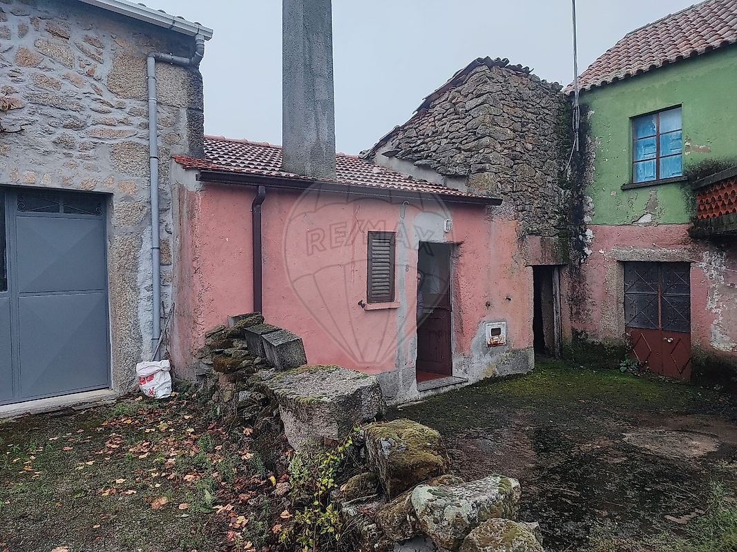 Moradia - Seixo do Côa e Vale Longo, Sabugal, Guarda