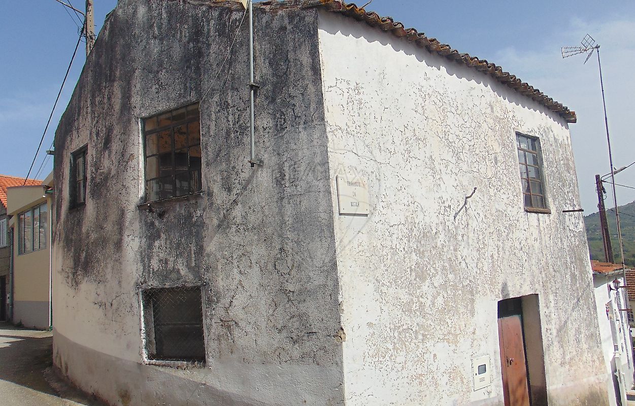 Moradia T1 à venda em Celorico da Beira