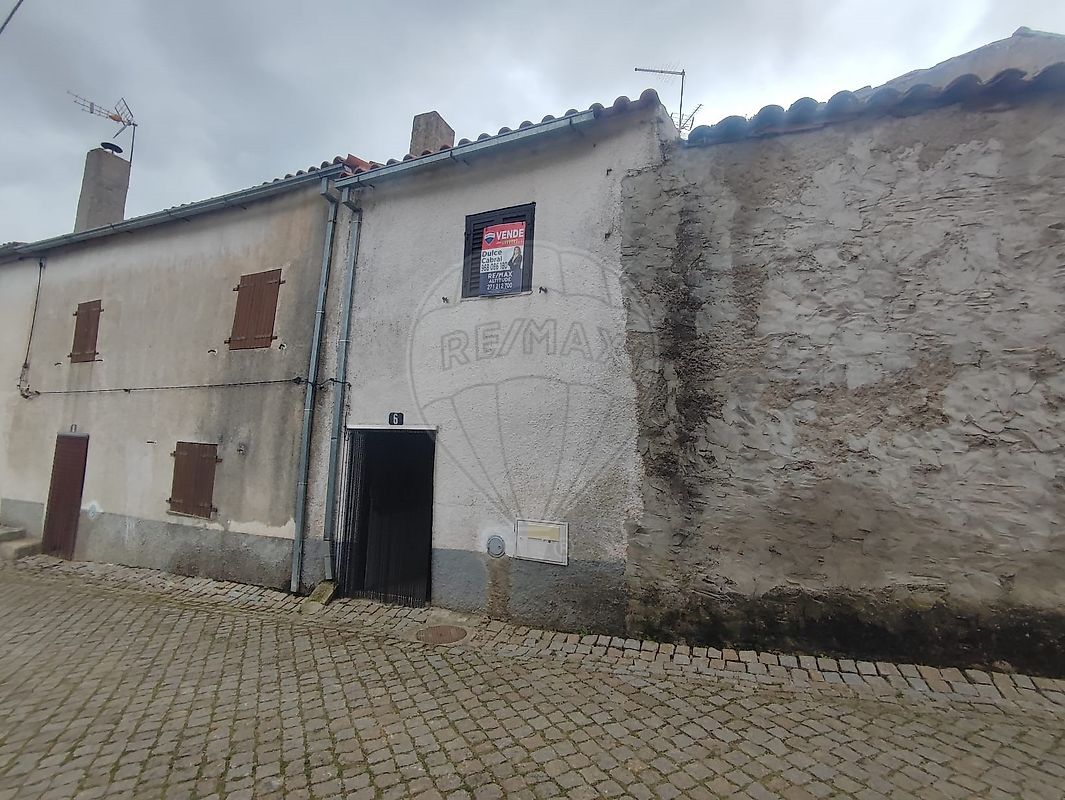 Moradia - Almofala e Escarigo, Figueira de Castelo Rodrigo, Guarda