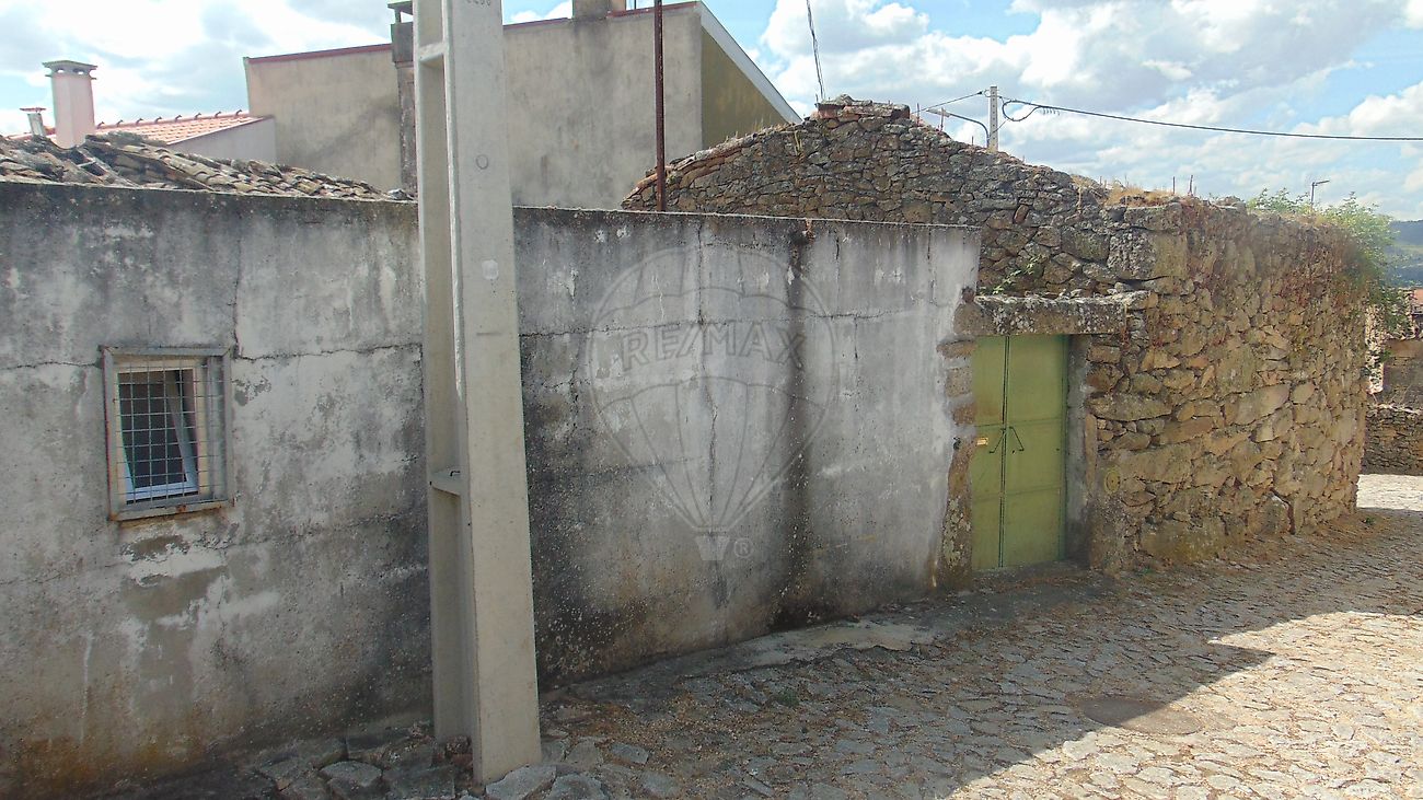 Moradia - Mêda, Outeiro de Gatos e Fonte Longa, Mêda, Guarda