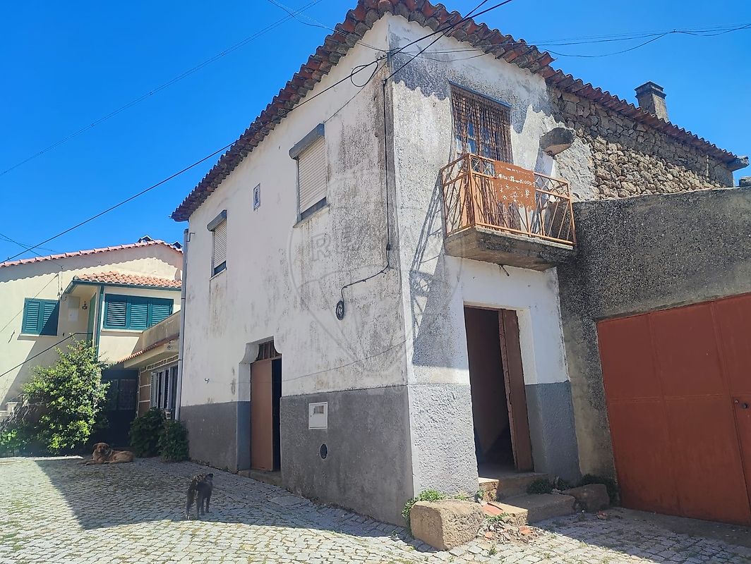Moradia - Freixeda do Torrão, Quintã de Pêro Martins e Penha de Águia, Figueira de Castelo Rodrigo, Guarda