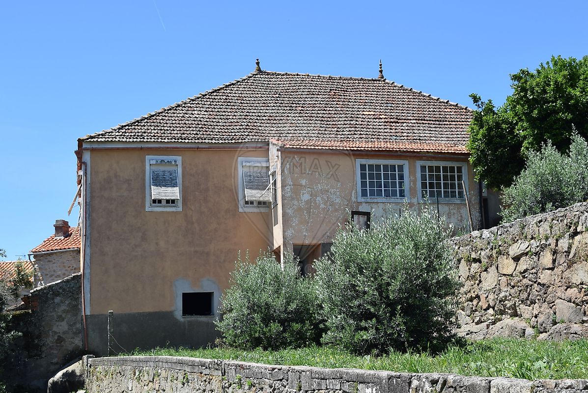 Moradia T6 à venda em Fornos de Algodres