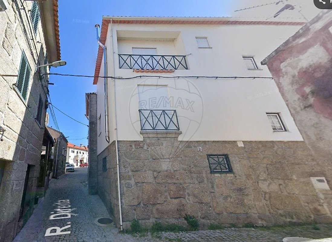 Moradia - Moimenta da Serra e Vinhó, Gouveia, Guarda