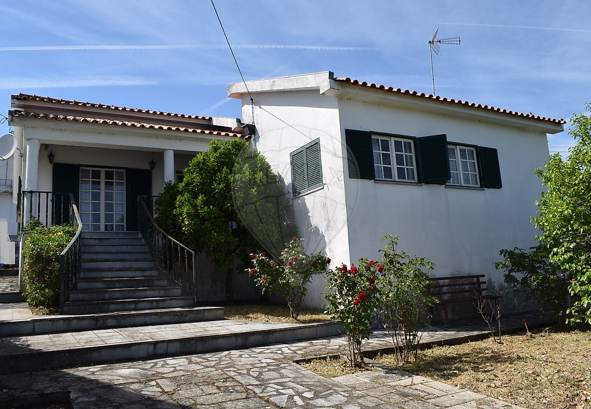 Moradia - Lajeosa do Mondego, Celorico da Beira, Guarda