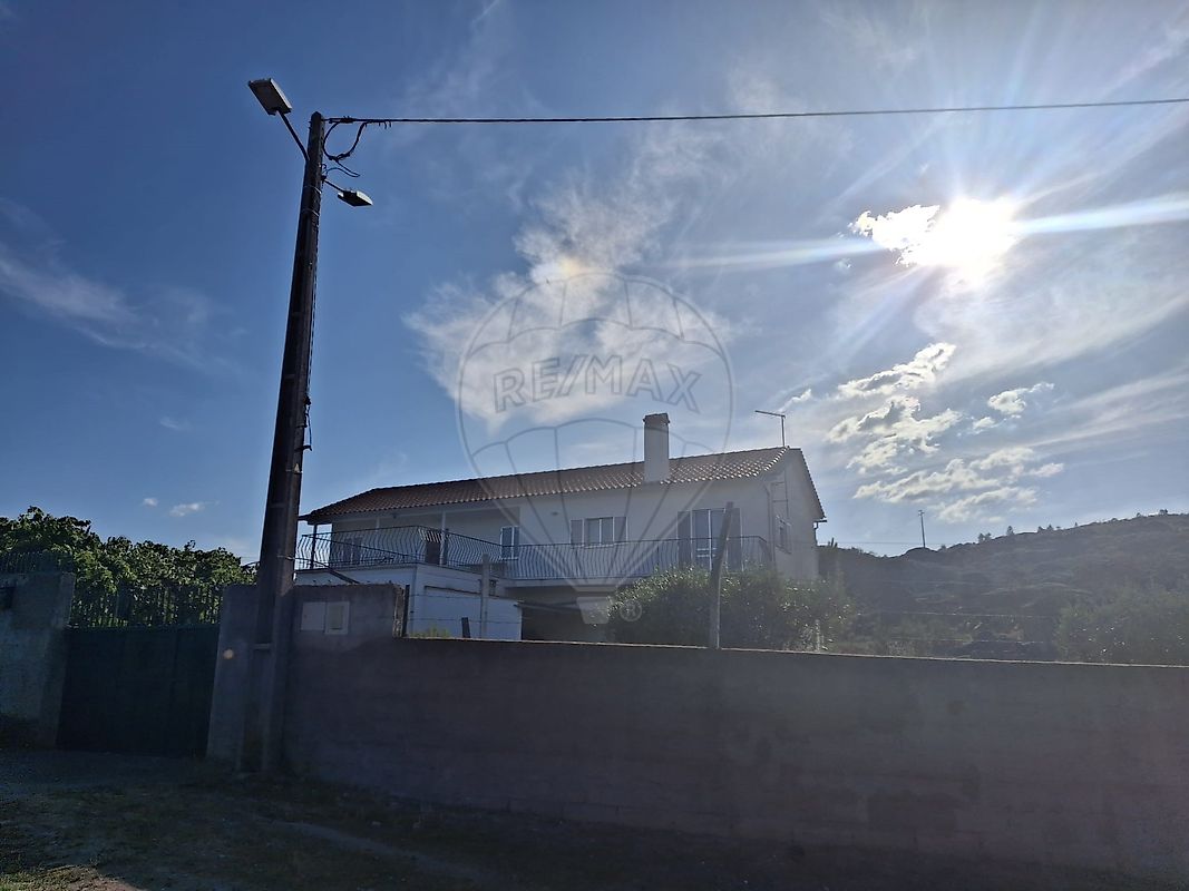 Moradia - Celorico (São Pedro e Santa Maria) e Vila Boa do Mondego, Celorico da Beira, Guarda